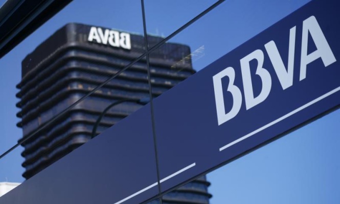 BBVA brings info and payments to social and messaging networks